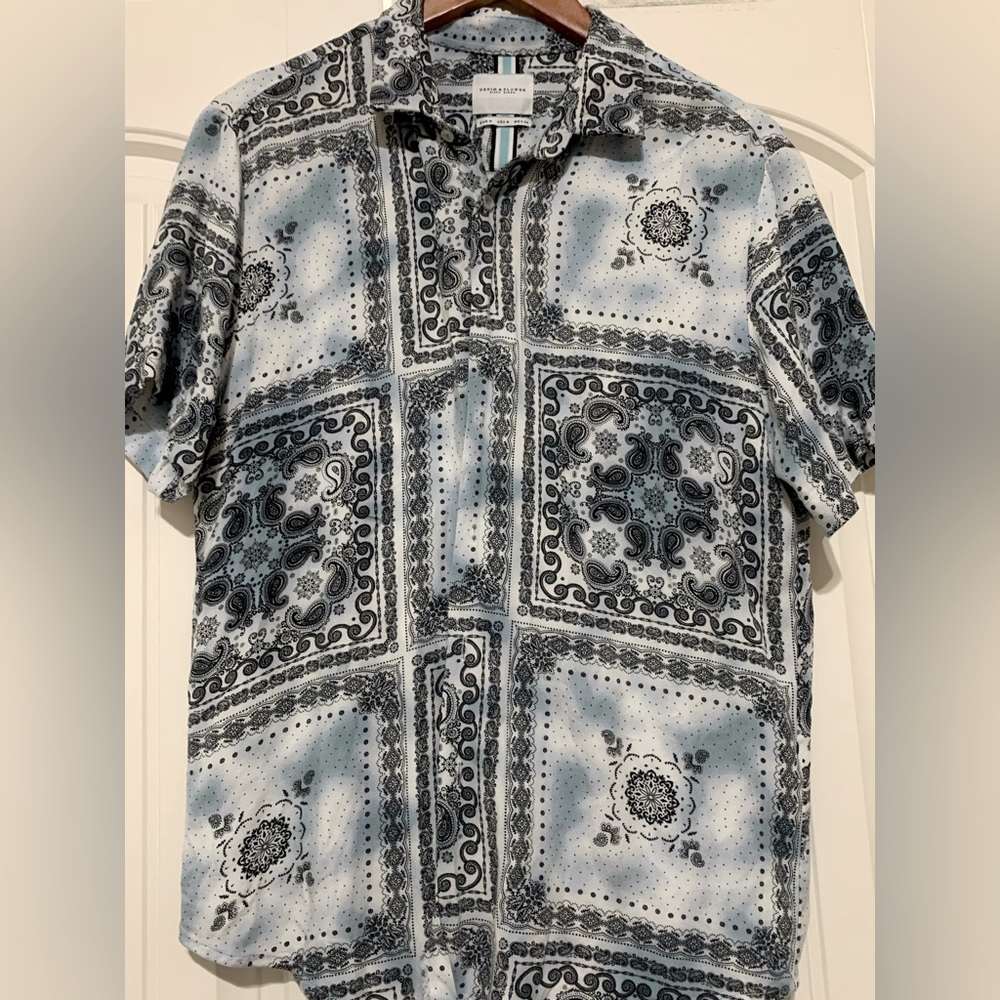 Denim and Flowers paisley floral button down men size M